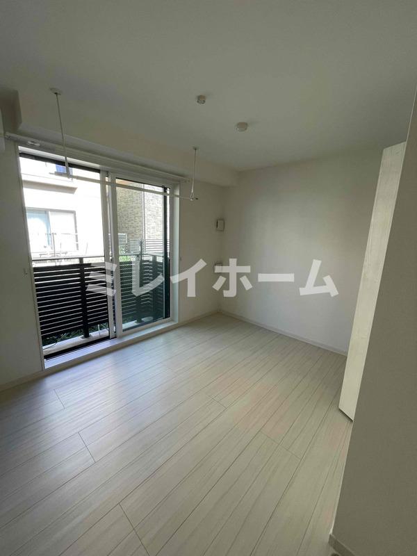 居室・リビング　同建物内、別のお部屋の参考写真になります。