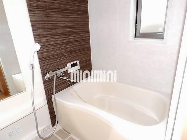 バス・シャワールーム　追い焚き機能付きです。