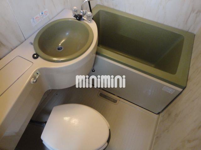 バス・シャワールーム　ちょっと広めのユニットバス。