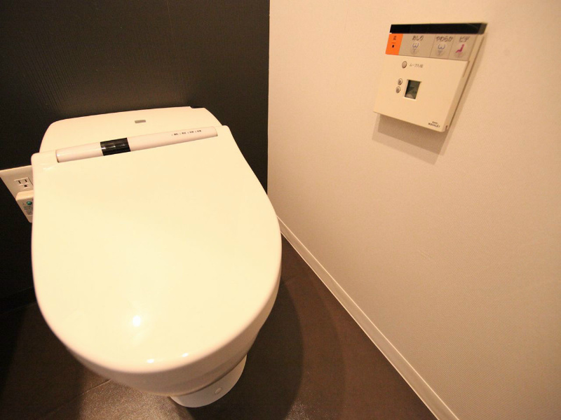トイレ　温水洗浄便座付トイレ