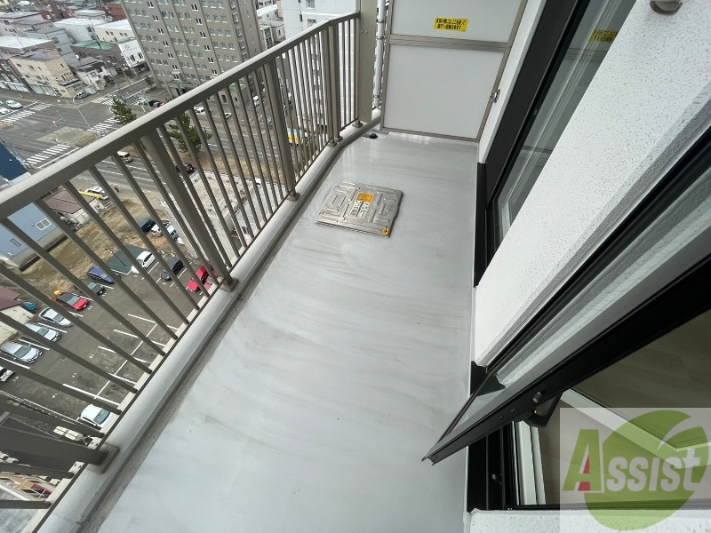 バルコニー　バルコニーが広くプチガーデニングも出来そうですね～。