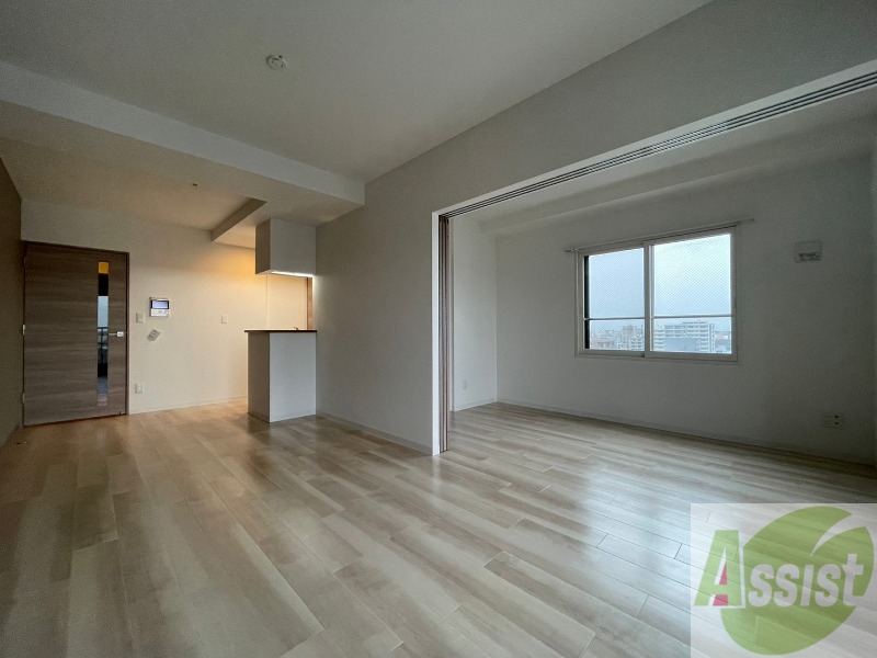 居室・リビング　広くてキレイなお部屋が広がっていて、充実した生活が送れそう。