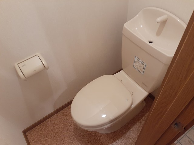 トイレ　掃除のしやすいシンプルなトイレです！