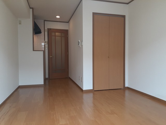 居室・リビング　エアコン付きで初期費用を抑えられます☆