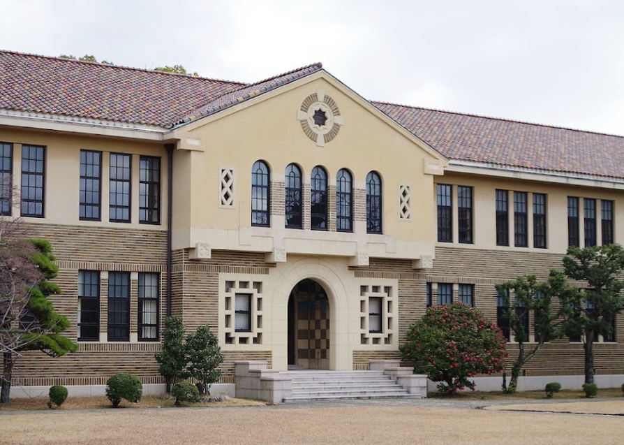 大学・短大　神戸女学院大学（大学・短大）まで579m