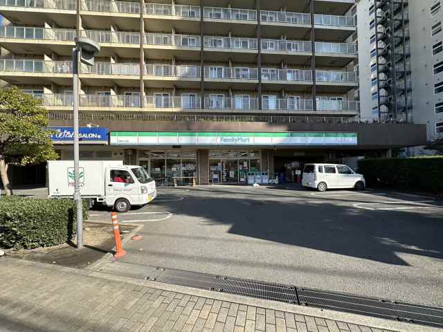 コンビニ　ファミリーマート東陽六丁目店（コンビニ）まで5m