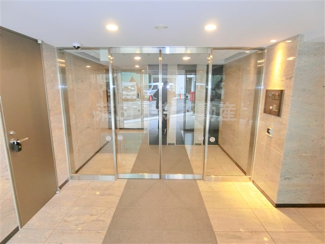 エントランス　防犯カメラTVモニター付オートロック宅配BOXメールBOX管