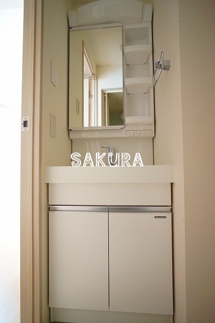 洗面設備　身支度に欠かせない独立洗面台♪