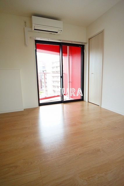 居室・リビング　開放感のあるゆったりとしたお部屋です♪