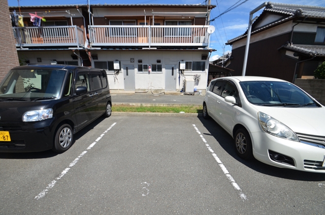 駐車場　駐車場