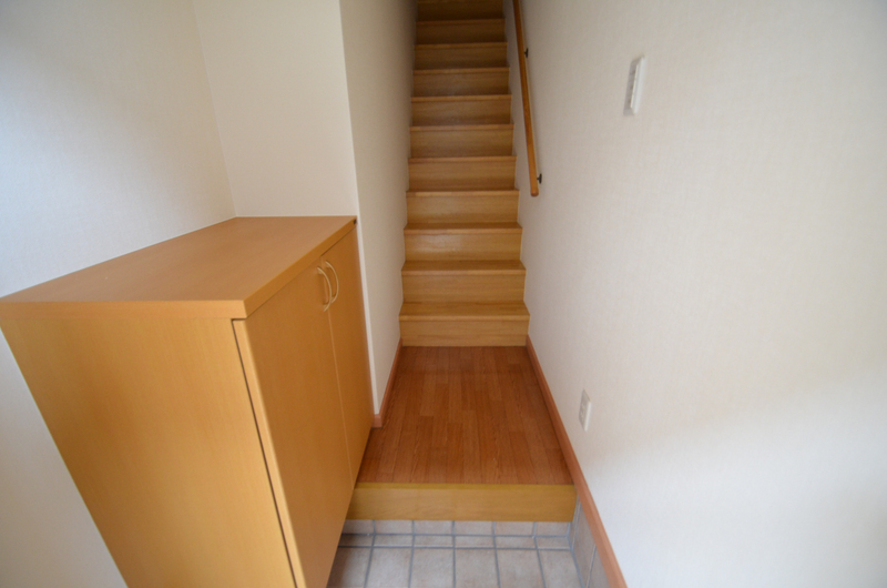 玄関　収納付玄関