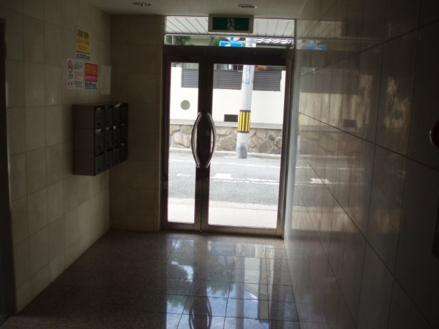 エントランス　建物の内部です