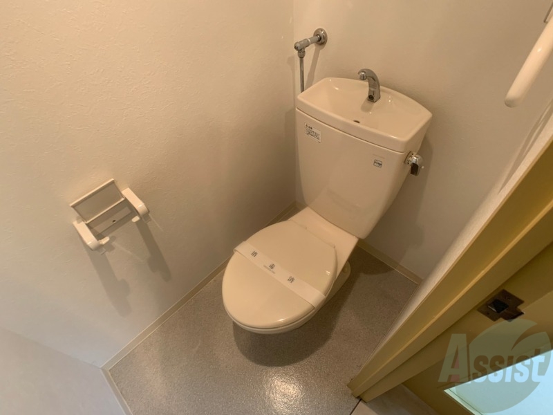 トイレ　こちらはトイレです。清潔感があり、安心して使用できます。