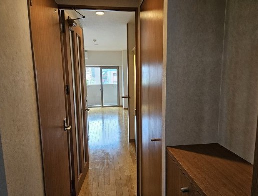 玄関　写真は別号室です。現況優先になります。