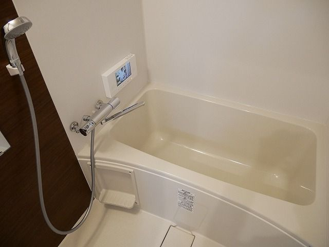 バス・シャワールーム　清潔感のある浴室です！