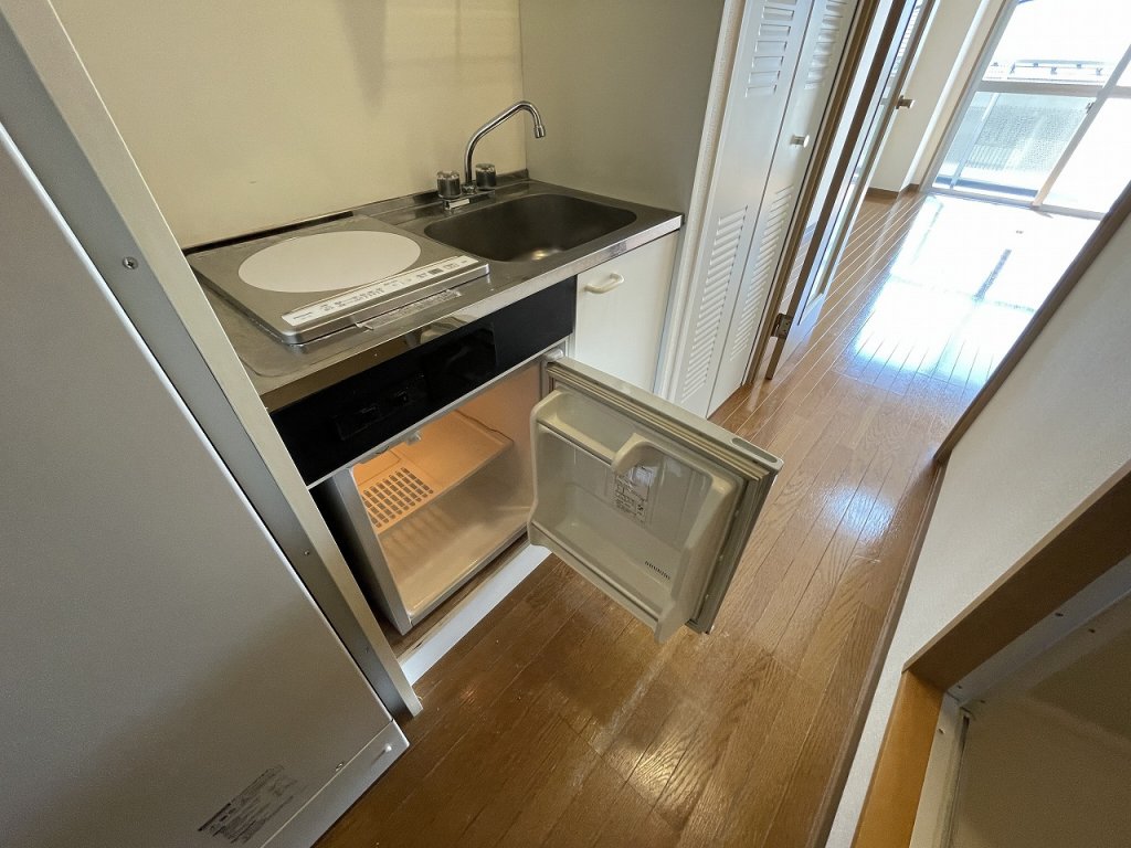 キッチン　ミニ冷蔵庫付　ＩＨキッチン