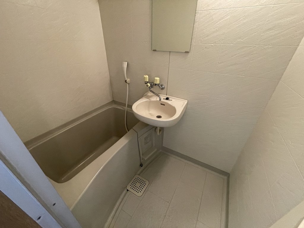 バス・シャワールーム　清潔感のあるバスルーム