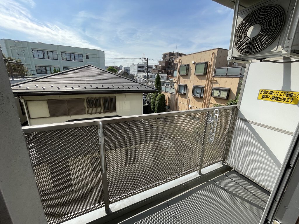 バルコニー　陽当り良好なバルコニー　前面抜けてます。