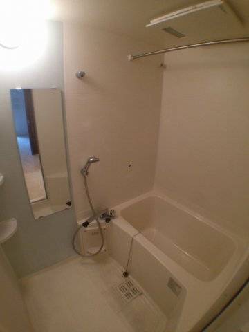 バス・シャワールーム　お風呂です