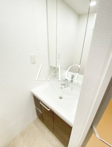 洗面設備　独立洗面台です。