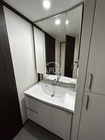 洗面設備　ウィズなんば　独立洗面台