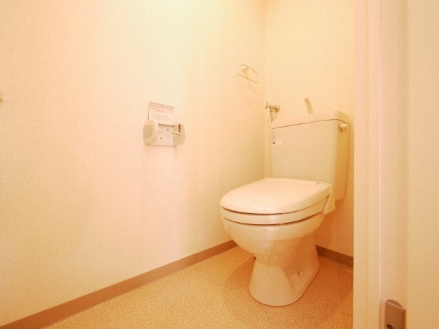 トイレ　清潔感のあるトイレです