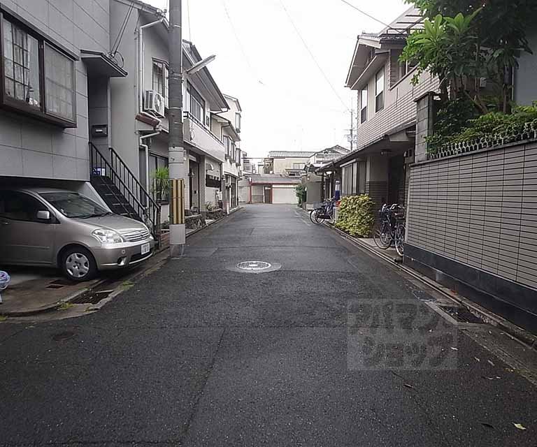 その他　前面道路です。
