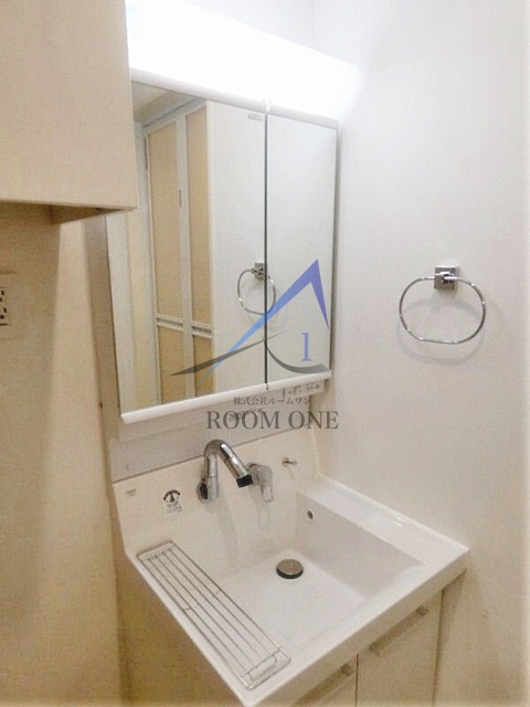 洗面設備　独立洗面台です。