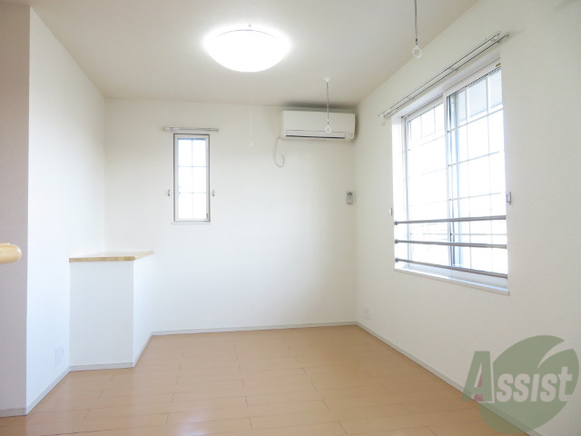 居室・リビング　広くてキレイなＬＤＫが広がっていて、充実した生活が送れそう。