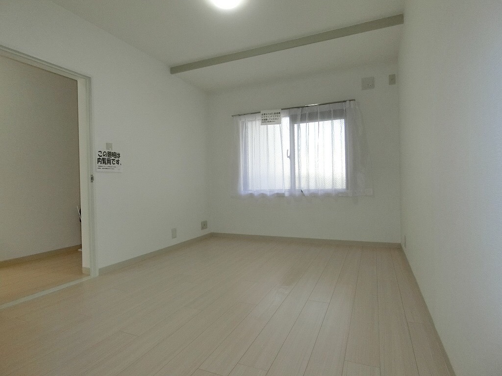 その他部屋・スペース　手前洋室