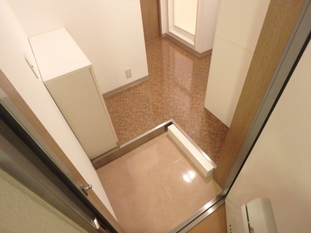 玄関　落ち着いた玄関です