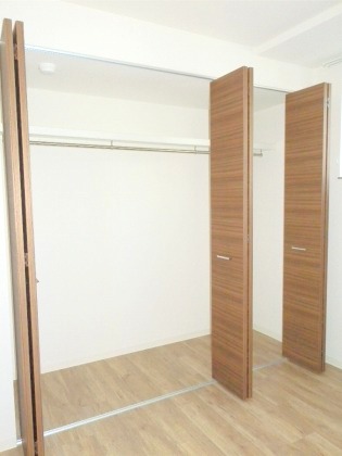 収納　幅のあるクローゼットが各部屋になります♪