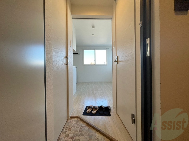 玄関　玄関の様子です。明るい印象ですね。気分もあがりそう。