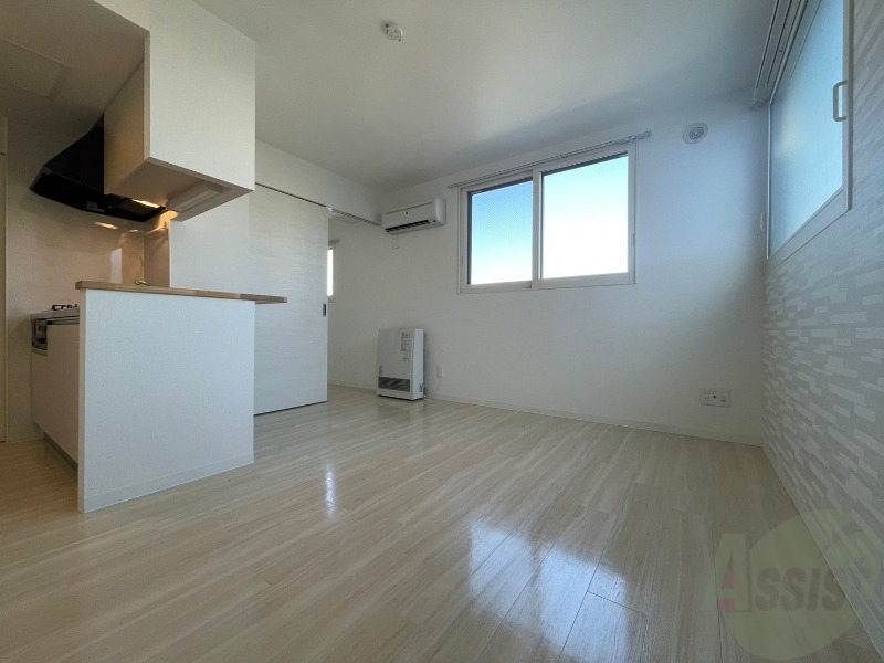 居室・リビング　広くてキレイなお部屋が広がっていて、充実した生活が送れそう。