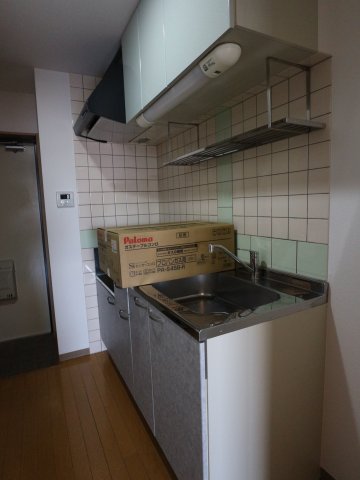 キッチン　※別のお部屋の写真となります。