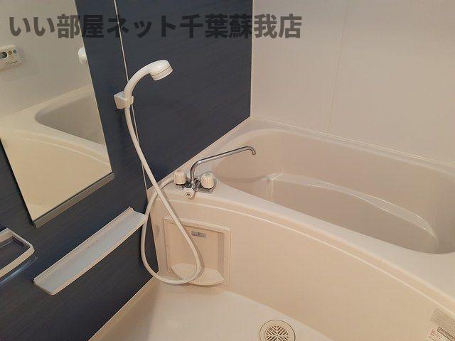 バス・シャワールーム　落ち着いた空間のお風呂です