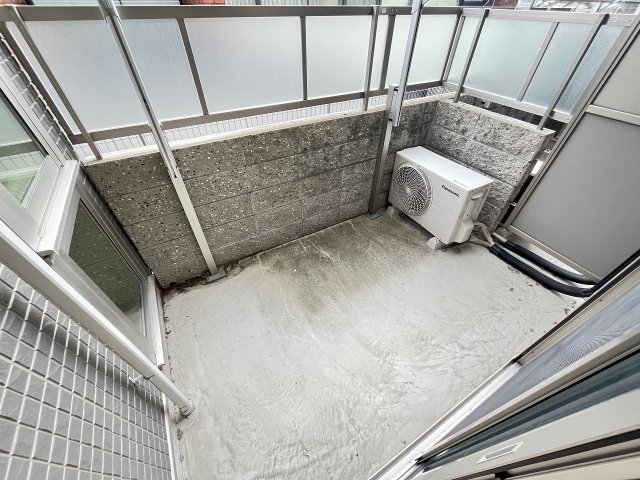 バルコニー　外からの目が気にならないバルコニーで洗濯物が干せます