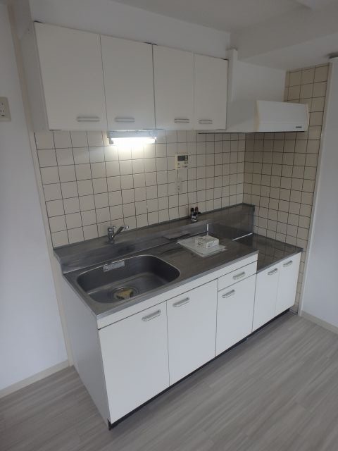 キッチン　異なる号室の室内写真です