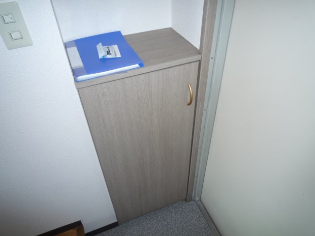 玄関　シューズボックス