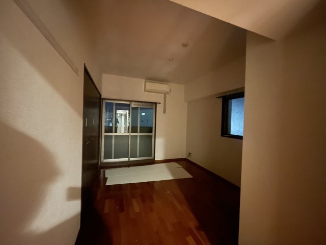 居室・リビング　同物件の他部屋の写真