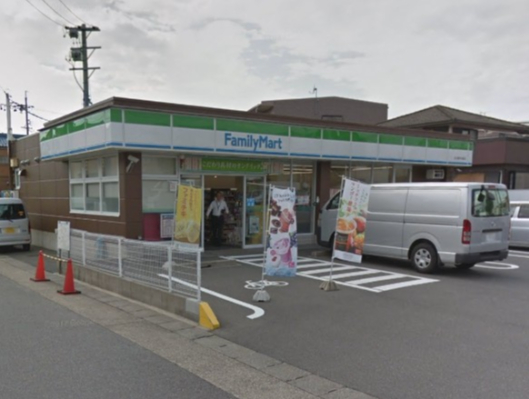 コンビニ　ファミリーマート 名古屋平中町店（コンビニ）まで170m