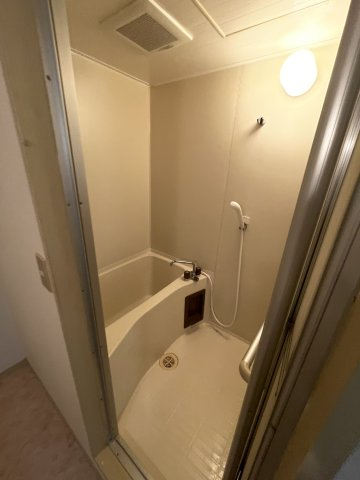 バス・シャワールーム　※同間取り1階のお部屋の写真です