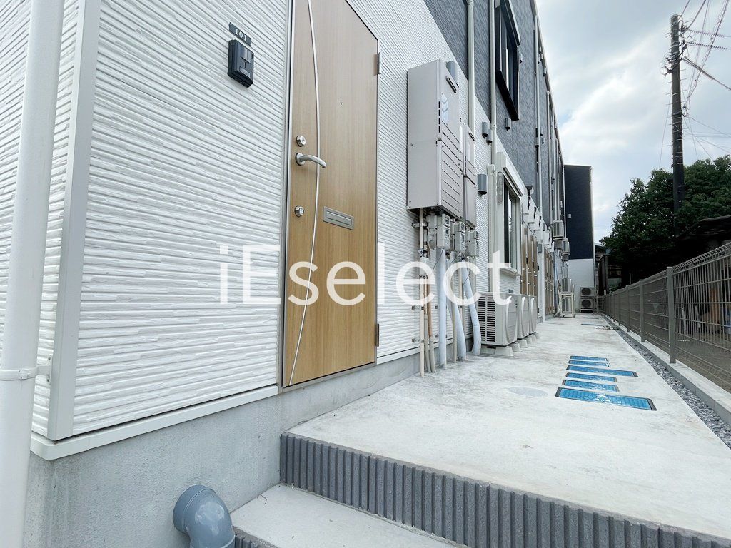 エントランス　玄関へのアプローチ