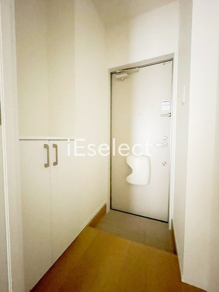 玄関　シューズボックス付きの玄関です?