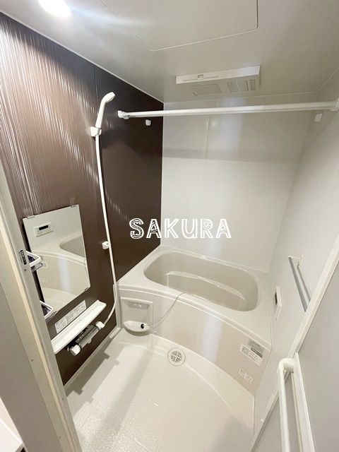 バス・シャワールーム　嬉しい追い焚き・浴室乾燥付き♪