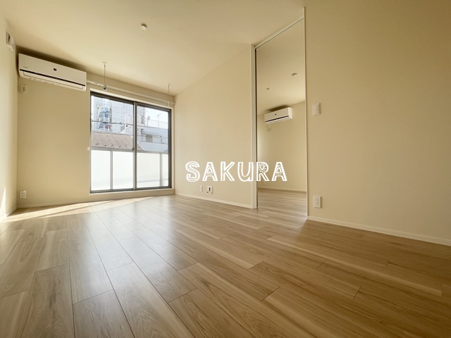 居室・リビング　開放感のあるゆったりとしたリビングです♪