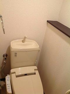 トイレ　同タイプの間取り撮影につき実際の物件とは異なる場合があります