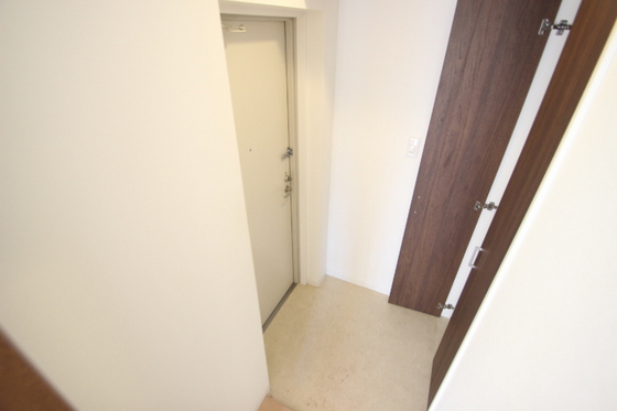 玄関　※別部屋の写真です