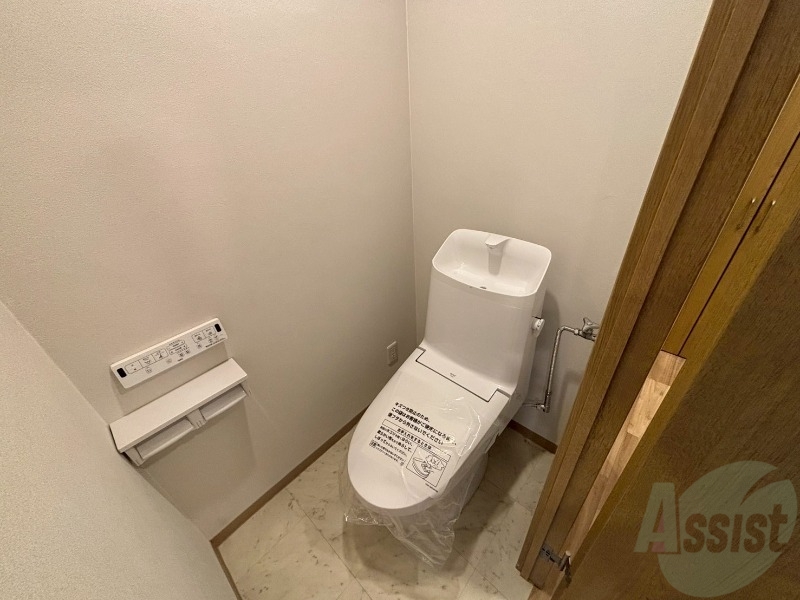 トイレ　こちらはトイレです。清潔感があり、安心して使用できます。
