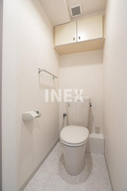 トイレ　※写真は同タイプ住戸です。